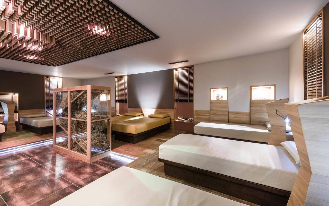 Der Mohrenwirt **** Hotel Burgusio Luaran gambar